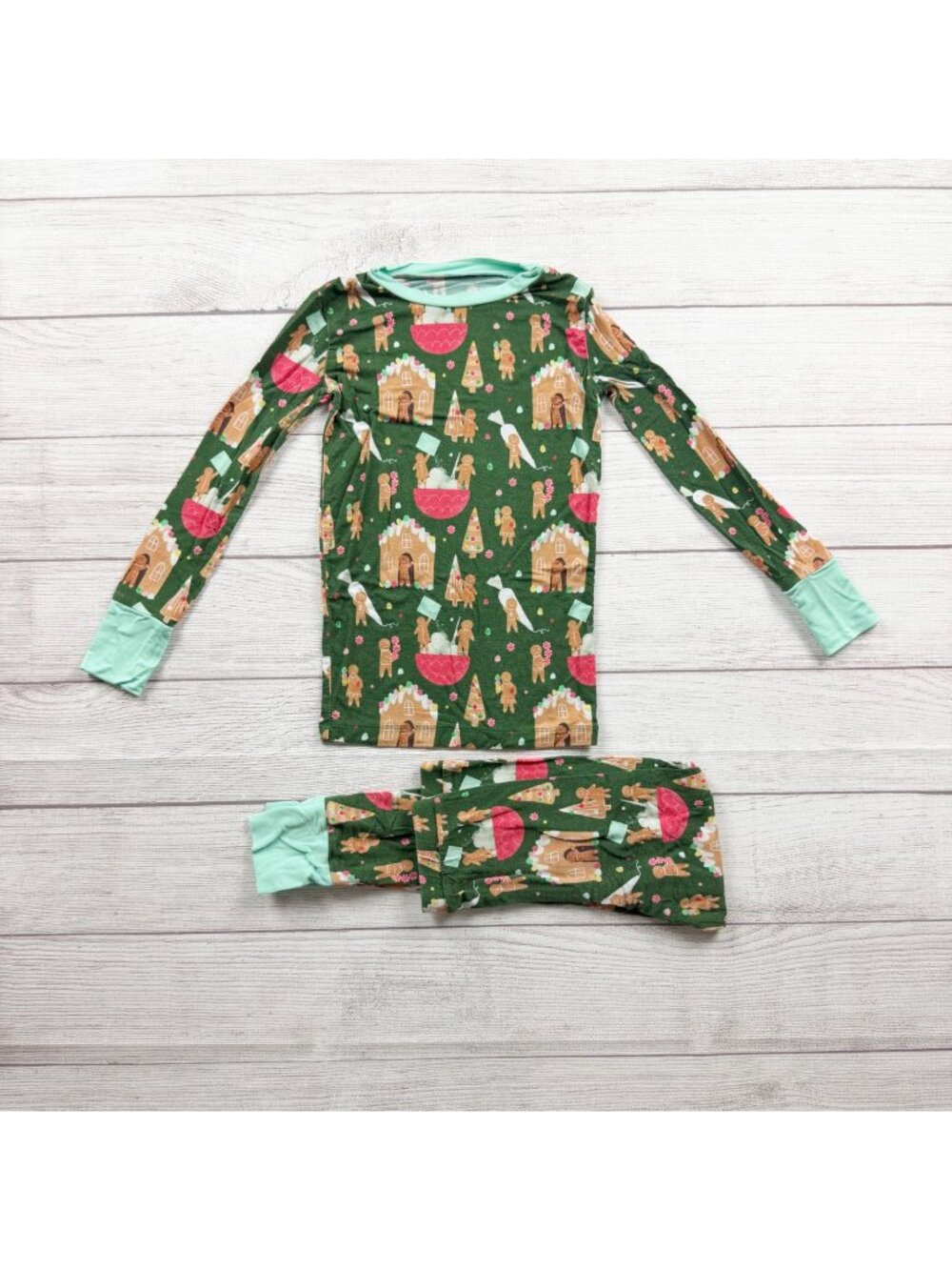 Kiki + Lulu Kids Christmas Pajama Set Gingerbread Houses Pattern 5-6